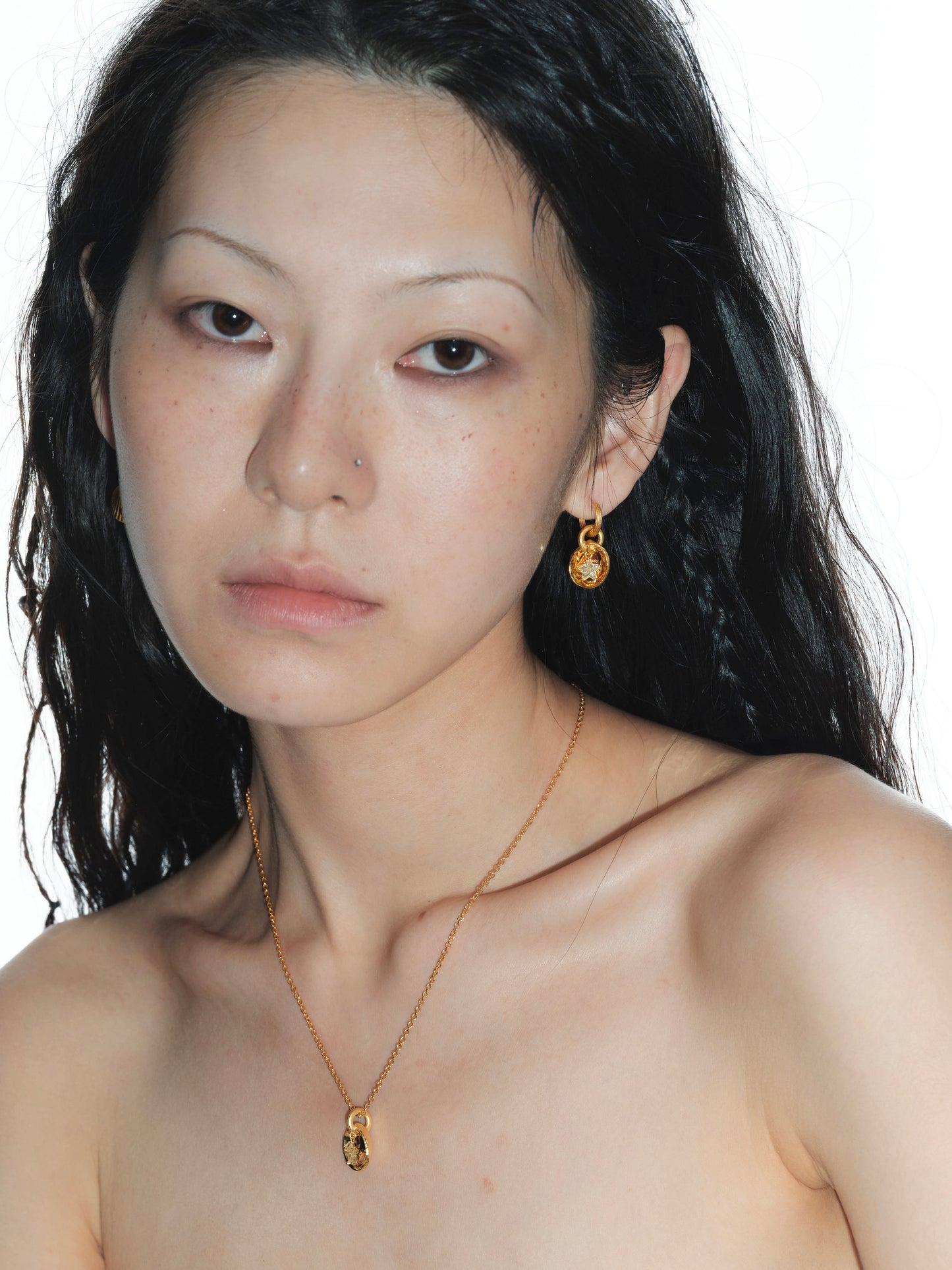 fomulo Shell piercing STAR NECKLACE.